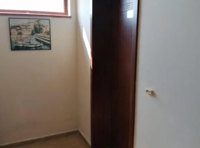 - студио в кв сарафово с морски изглед Апартамент *