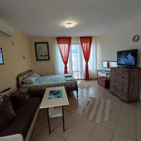 Appartamento - студио в кв сарафово с морски изглед *