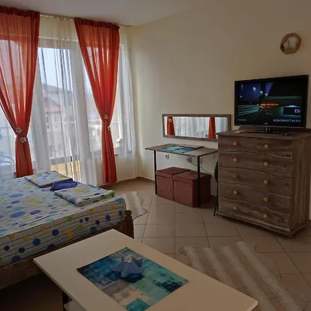 Appartamento - студио в кв сарафово с морски изглед