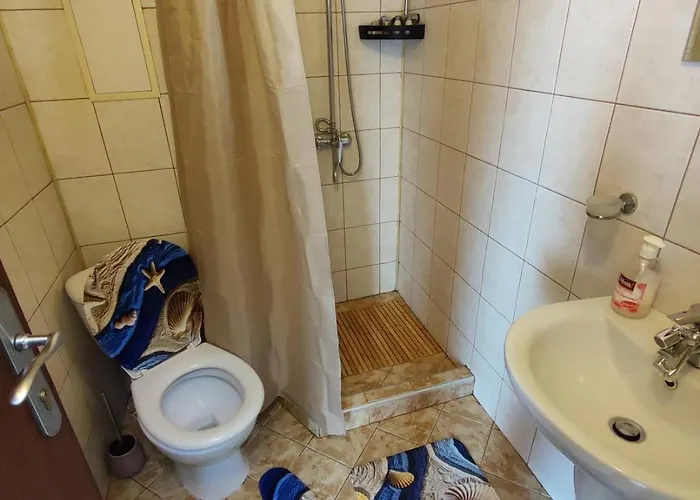 - студио в кв сарафово с морски изглед Apartamento